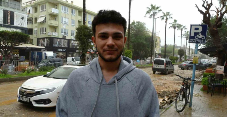 Antalya'da Çamurlu Yağmur ve Toz Taşınımı