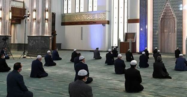 Antalya'da Cuma Namazı 20 Dakikada Kılınacak