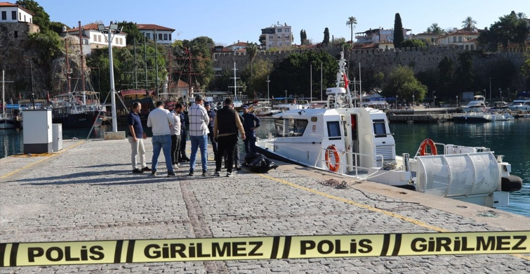 Antalya'da Denizde Kadın Cesedi Bulundu