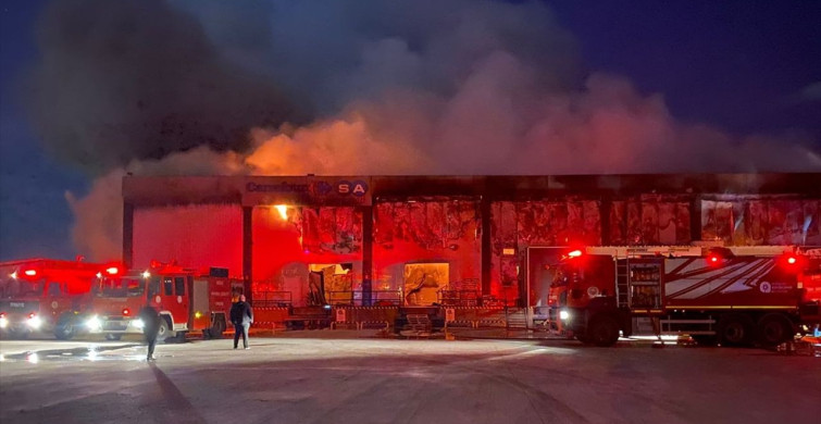 Antalya'da Depo Yangını Kontrol Altına Alındı