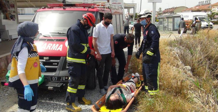 Antalya’da Elektrikli Bisikletiyle Dereye Uçan Turist Kıl Payı Kurtuldu