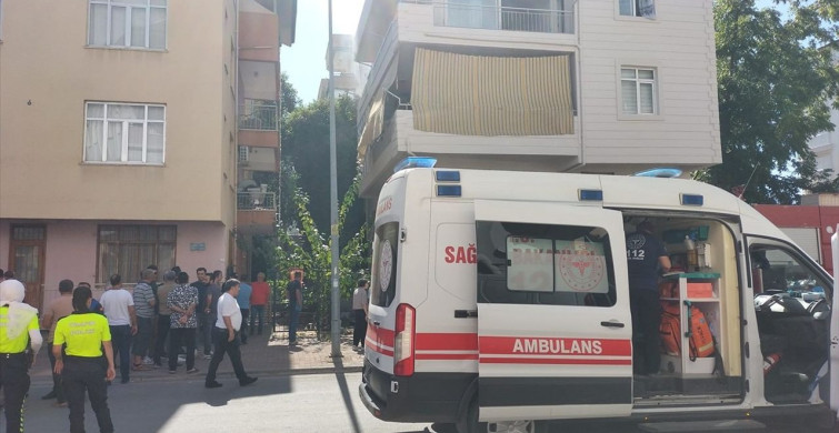 Antalya'da Ev Yangını: İtfaiye Ekipleri Hızlıca Müdahale Etti