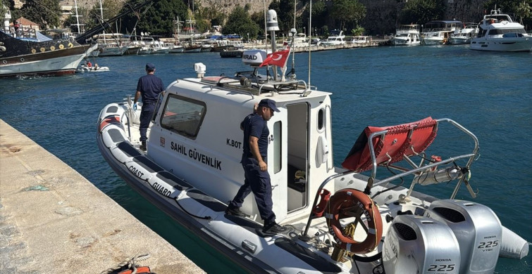 Antalya'da Falezlerden Denize Düşen Kadın Hayatını Kaybetti