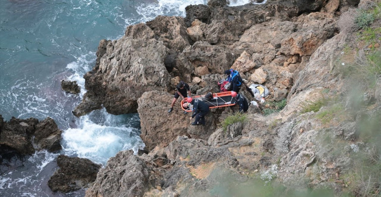 Antalya'da Falezlerden Düşen Kişi Kurtarıldı