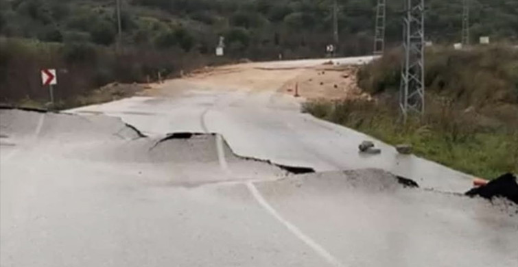 Antalya'da Heyelan Sonrası Adrasan-Belen Yolu Yeniden Trafiğe Açıldı