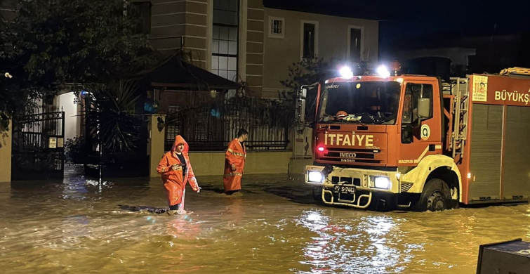 Antalya'da Hortum ve Fırtına Etkili Oldu