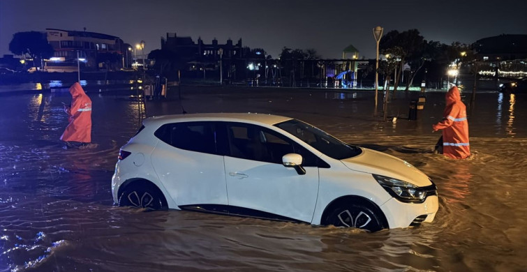 Antalya'da Hortum Ve Fırtına Zararları