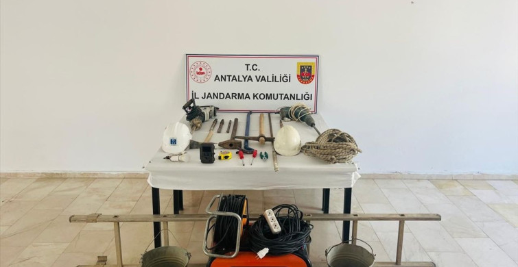 Antalya'da Kaçak Kazı Operasyonu