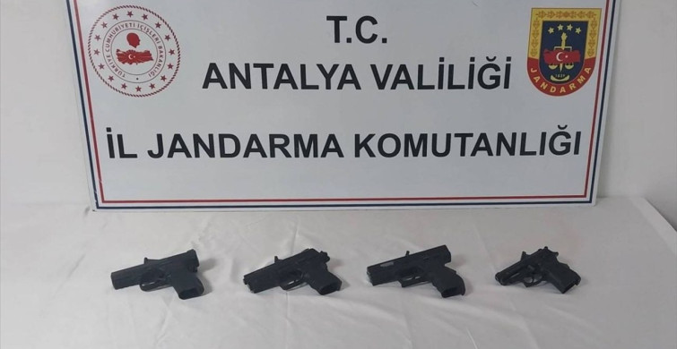 Antalya'da Kaçak Silah Operasyonu: 4 Kişi Gözaltında