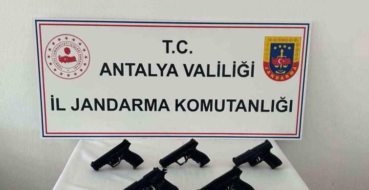 Antalya'da Kaçak Silah Operasyonu Gerçekleşti
