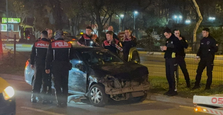 Antalya'da Kaçan Sürücü 4 Araca Çarptı, Yaralı Yakalandı