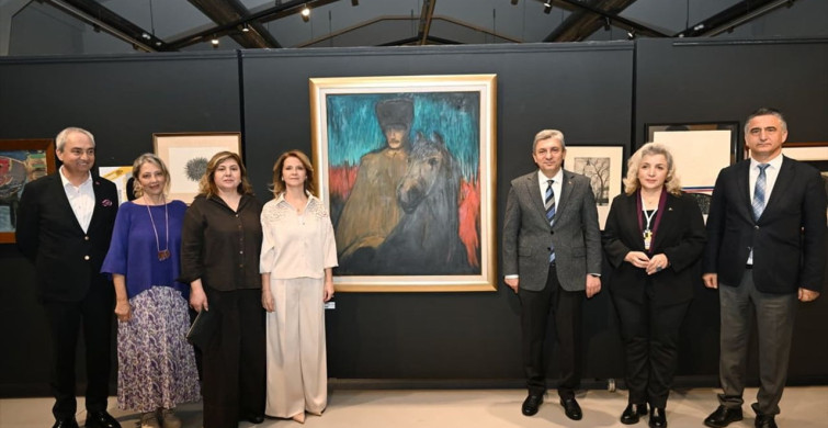 Antalya'da Kadın Sanatçıların 'Cross' Sergisi Açıldı