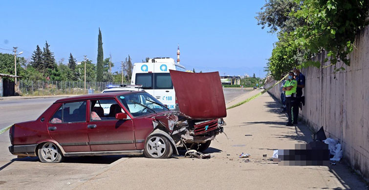 Antalya’da Kaldırımda Duran Adama Otomobil Çarptı