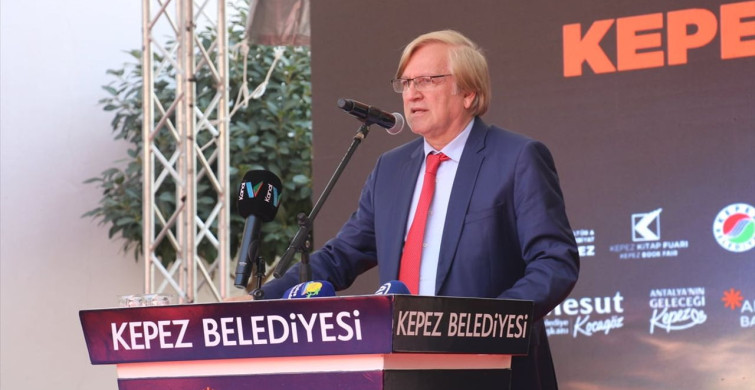 Antalya'da Kepez Kitap Fuarı Başladı