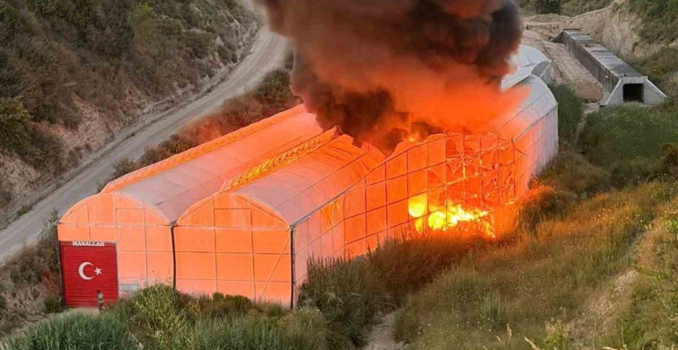 Antalya'da motosiklet serası alev alev yandı