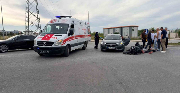 Antalya'da Motosiklet ve Otomobil Çarpıştı: 2 Yaralı