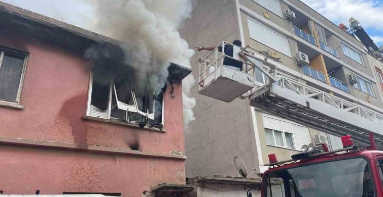 Antalya'da Müstakil Evde Yangın Korkusu