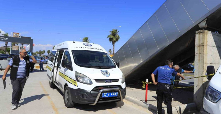 Antalya'da Otokoç Servisine Saldırı: 2 Tutuklama, 1 Ev Hapsi