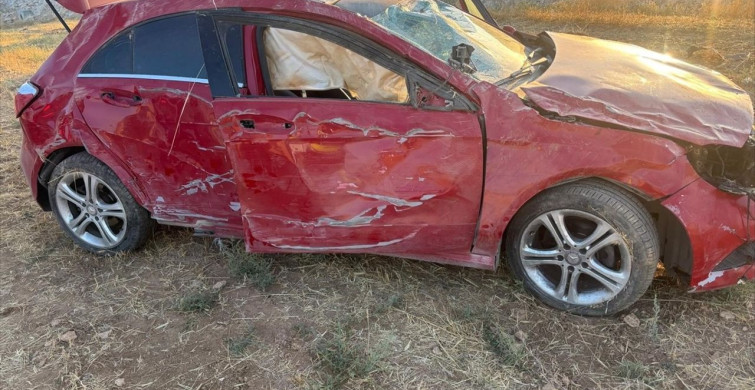 Antalya'da Otomobil Devrildi: Bir Ölü, Bir Yaralı