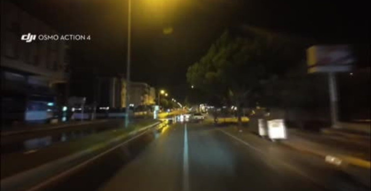 Antalya'da otomobiller kavşakta çarpıştı: 2 yaralı