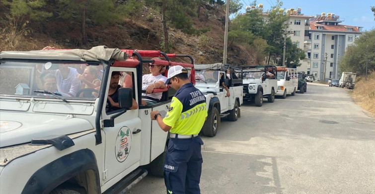 Antalya'da Safari Araçları Üzerinde Trafik Denetimi