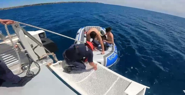 Antalya'da Şişme Bot Kurtarma Operasyonu
