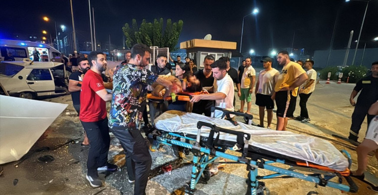 Antalya'da Trafik Kazası: 4 Yaralı