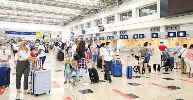 Antalya'da Turist Sayısı 1 Milyonu Aştı