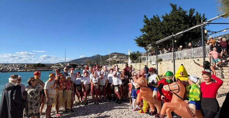 Antalya'da Yabancıların Renkli Yeni Yıl Geleneği