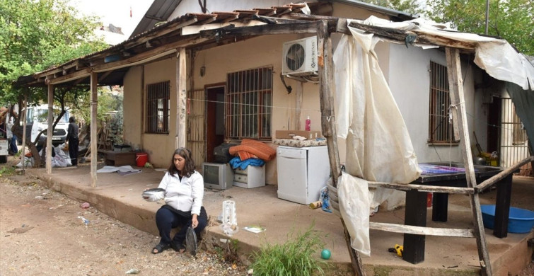 Antalya'da Yangın Sonrası Aileye Destek