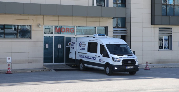 Antalya'da Yaşlı Kadın Otomobil Kazasında Hayatını Kaybetti