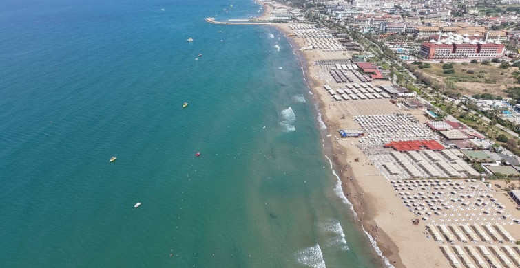 Antalya'daki Besi Çiftliğine Cezalar Sonrası Deniz Rengini Değiştiriyor