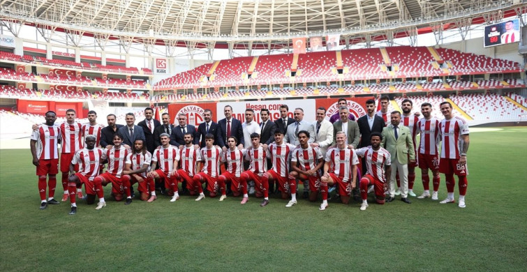 Antalyaspor 17 Yeni Futbolcusunu Tanıttı