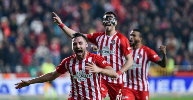 Antalyaspor Ateş Hattından Kurtuldu!