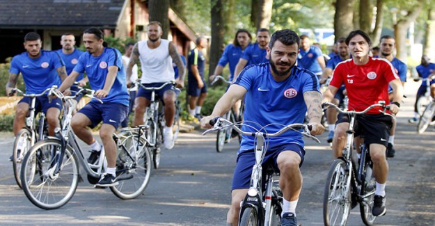 Antalyaspor Hollanda Kampını Noktaladı!