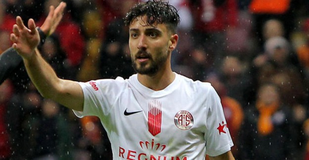 Antalyaspor Tecrübeli Oyuncu Tarık Çamdal ile Yollarını Ayırdı