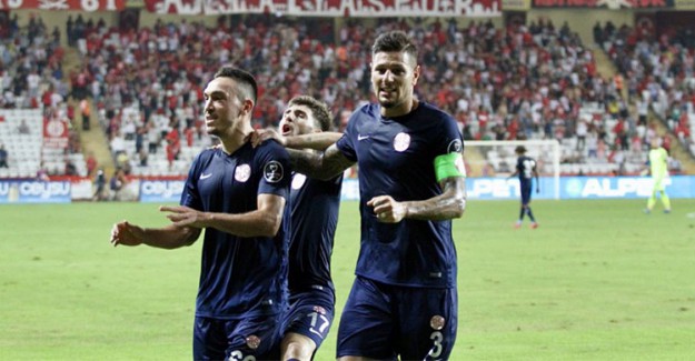 Antalyaspor’a İlk Yarı Yetti!