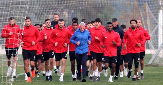 Antalyaspor'un Galatasaray Maçında 7 eksik.