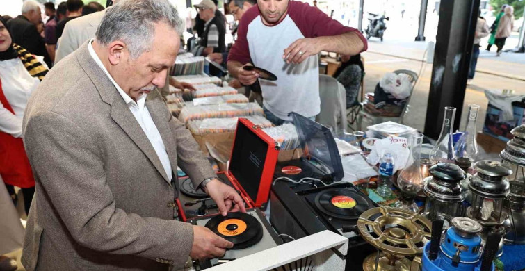 Antika Pazarı Taze Nostaljilerle Geliyor