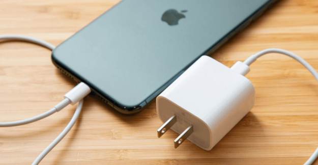 Apple Fransa’yı İkna Edemedi! Kutuda Yer Alacak