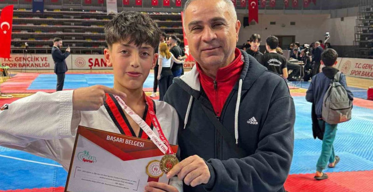 Arabanlı Sporcu Ahmet Öztürk, Taekwondo Şampiyonasında Zafer Kazandı