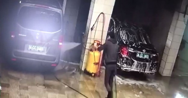 Arabistan Konsolosluk Aracında Detaylı Temizlik