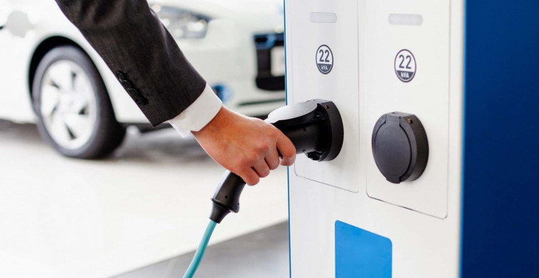 Araç fiyatlarının pahalılığından şikayetçi olanlara müjde! Plastikten elektrikli araç üretilecek