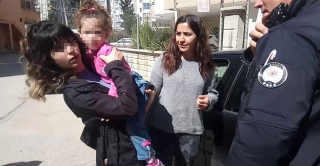 Araç İçinde Bırakılan Çocuğu Polis Ekipleri Kurtardı