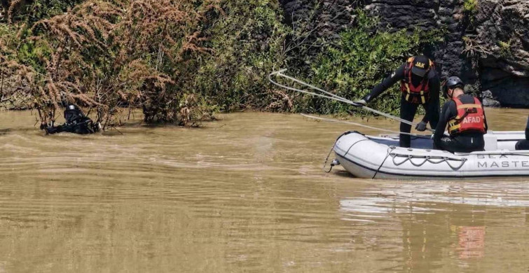 Aras Nehri'nde kaybolan çobanı 101 personel arıyor