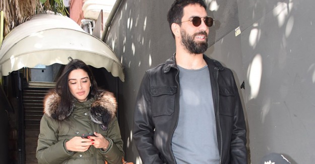 Arda Turan Eşine Milyonluk Zırhlı Araç Aldı