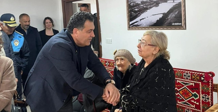 Ardahan Belediye Başkanı Demir Huzurevini Ziyaret Etti