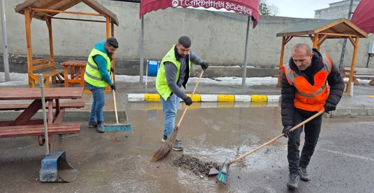 Ardahan Belediyesi Bahar Temizliğine Başladı