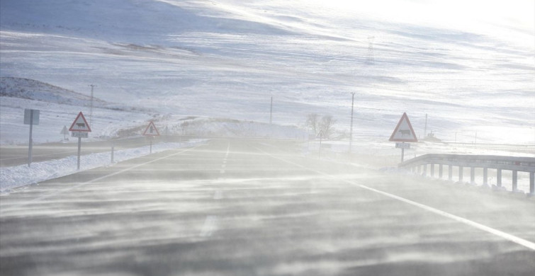Ardahan-Şavşat Kara Yolu Kar Sebebiyle Kapatıldı