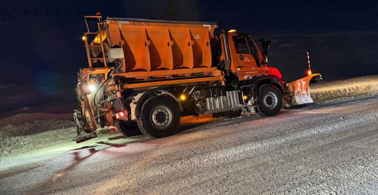 Ardahan-Şavşat Kara Yolu Kontrollü Olarak Ulaşıma Açıldı